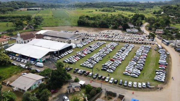 Festa do Maracujá de Morretes atraiu mais de 5.500 pessoas, celebrando a cultura, fé e a força da agricultura local. Foto: Prefeitura de Morretes