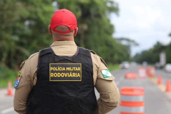 Operação especial do Batalhão de Polícia Rodoviária segue até segunda (5) para garantir um feriado mais seguro nas rodovias estaduais. Foto: PMPR